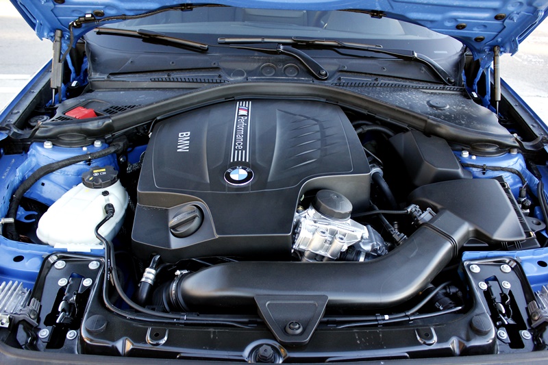 Fotografia Motor BMW M235i - www.luxury360.es